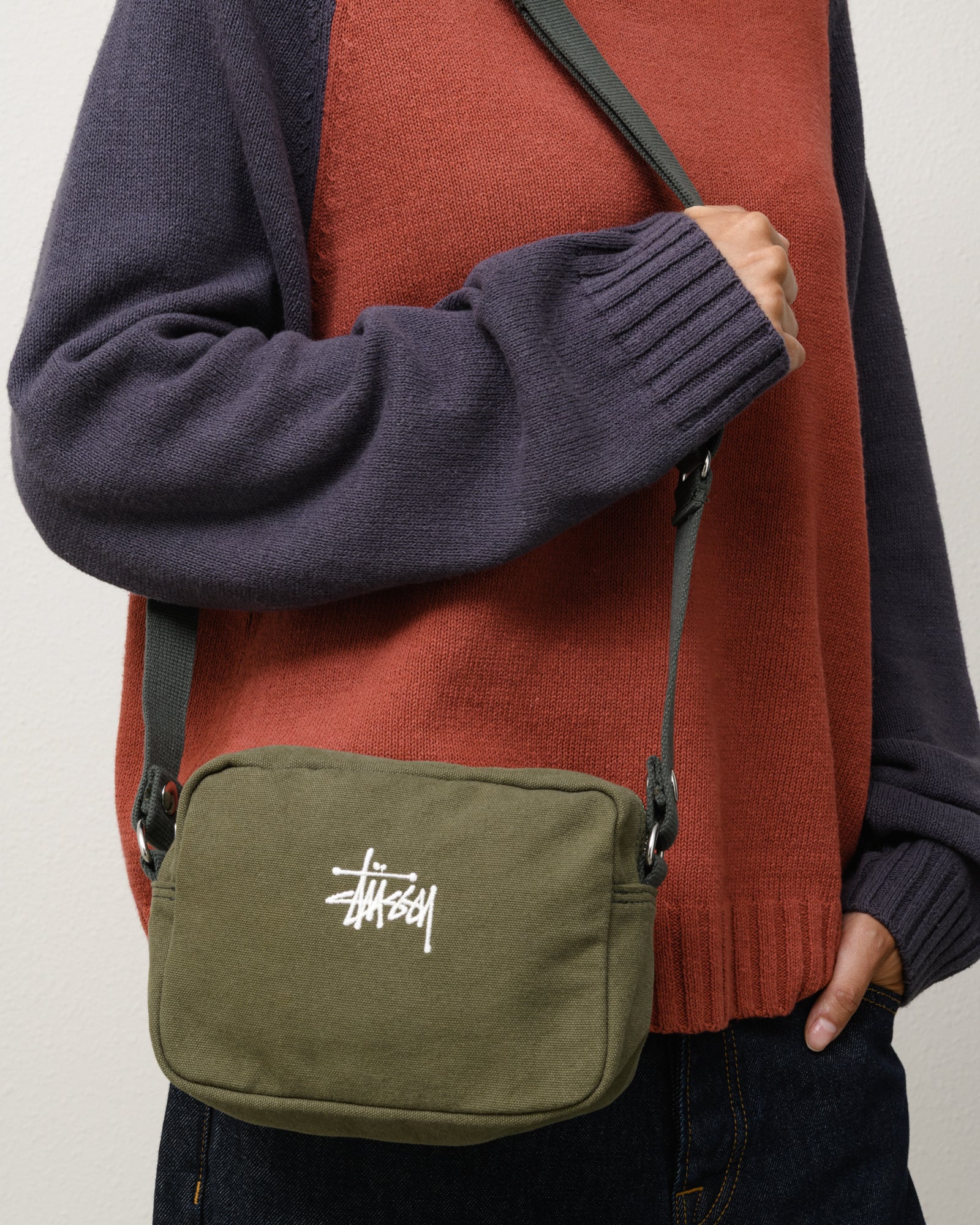 Alternative view of CANVAS POUCH