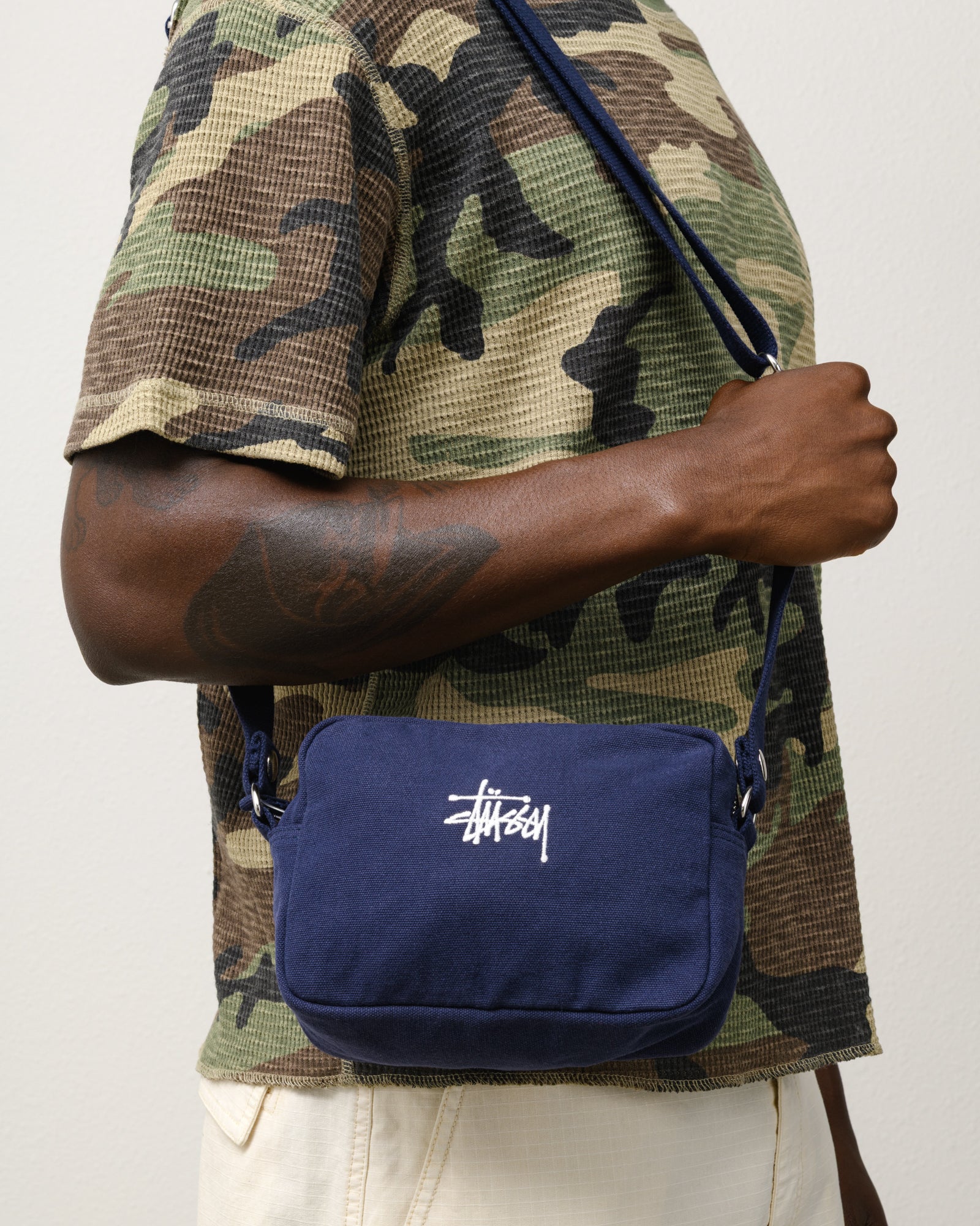 Alternative view of CANVAS POUCH